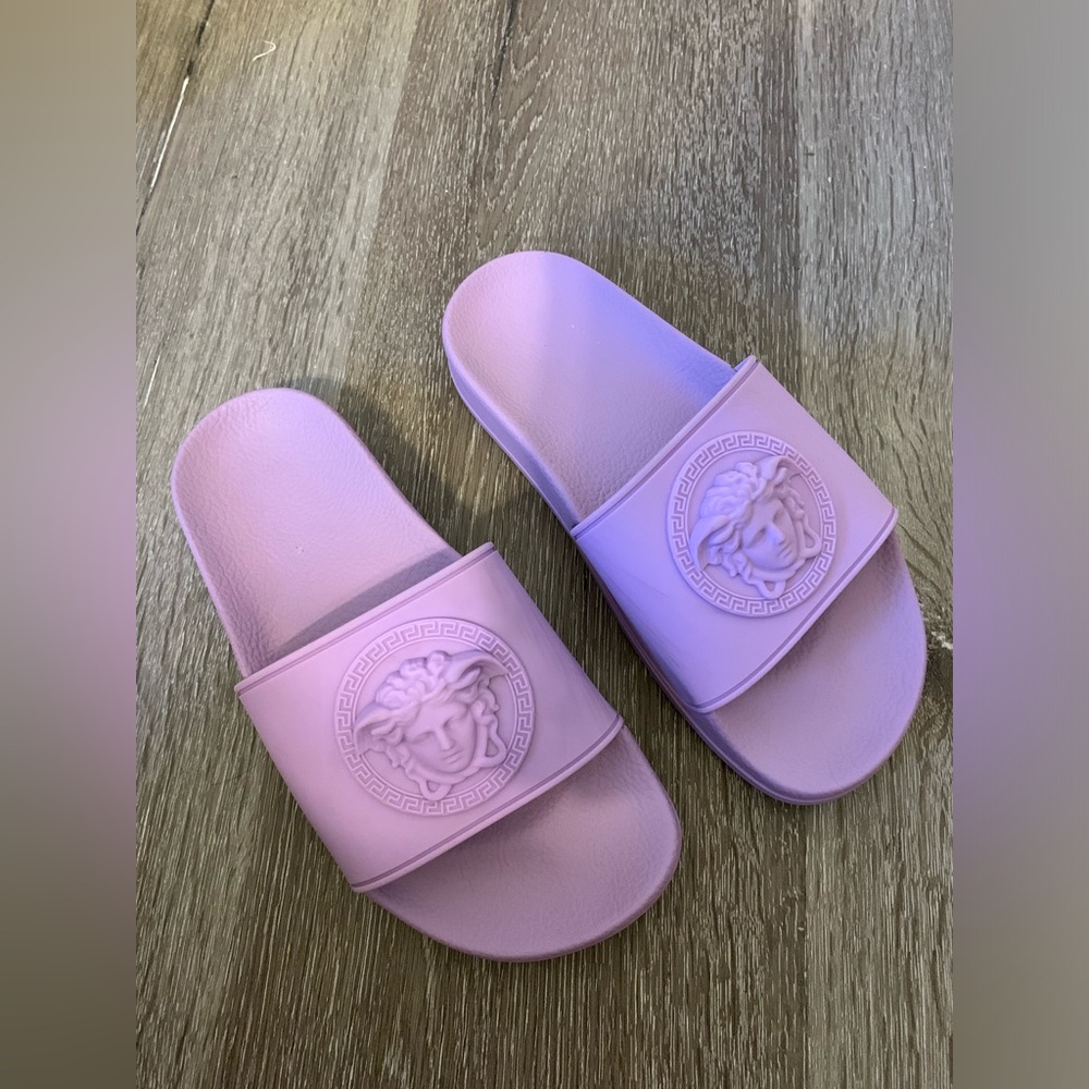 Versace Medusa Purple Lavender Pool Slides size 35 US 3
